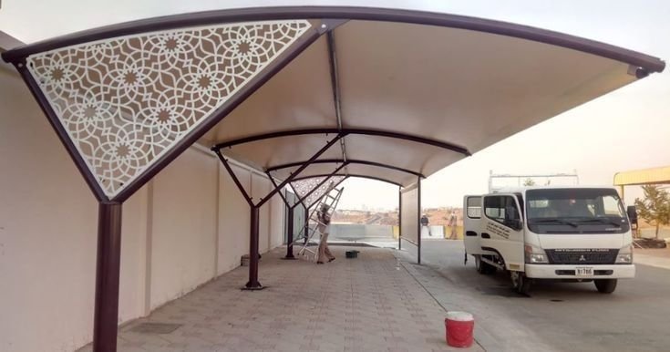 مظلات بلاستيك للمنازل والشاليهات، خفيفة وسهلة الصيانة في الدمام.
