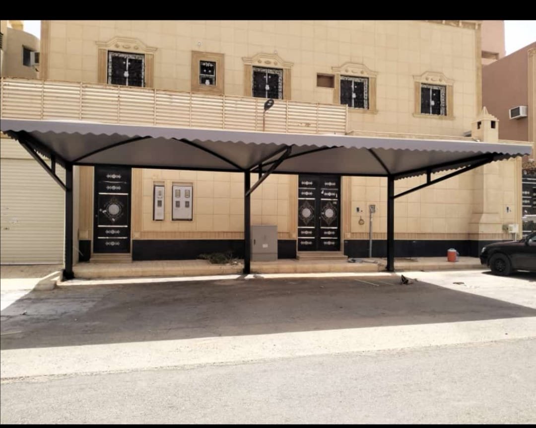 مظلات حديدية للمدارس، تضمن حماية للطلاب وتضفي لمسة جمالية.