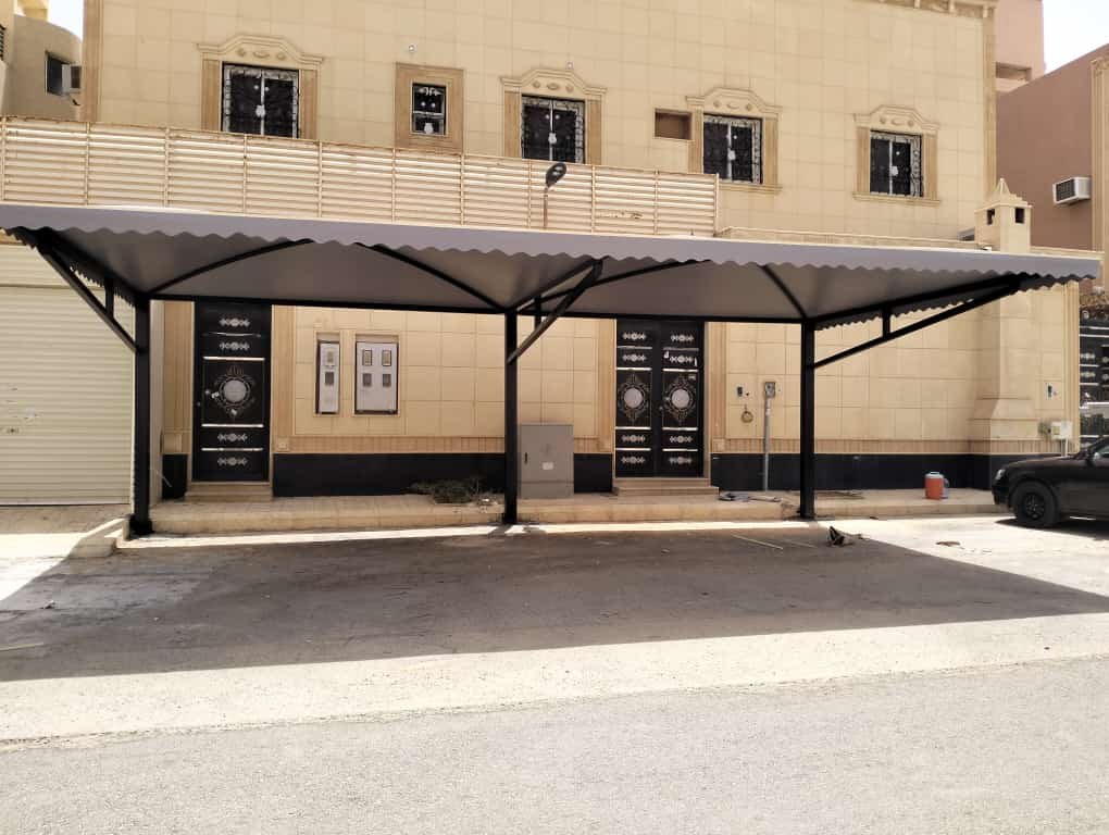 مظلات متحركة للحدائق في الدمام الشرقية، مرونة في التغطية حسب الحاجة.